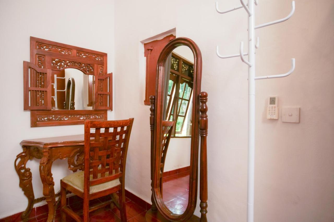 Gayatri Hotel Убуд Екстериор снимка